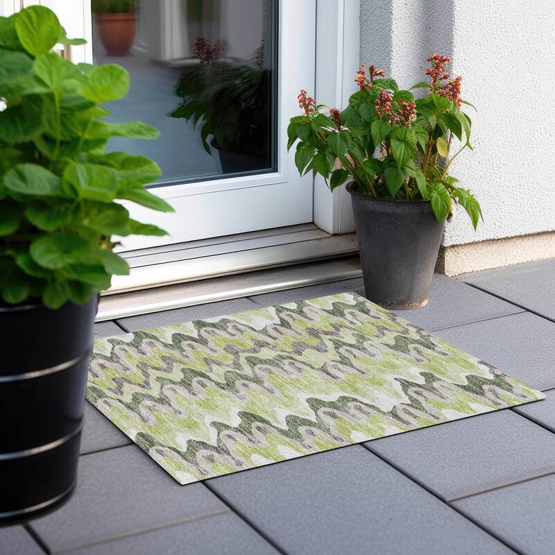 Machine Washable Indoor/ Outdoor Chantille Abstract Ripples Rug - Aloe - 1'8" x 2'6"