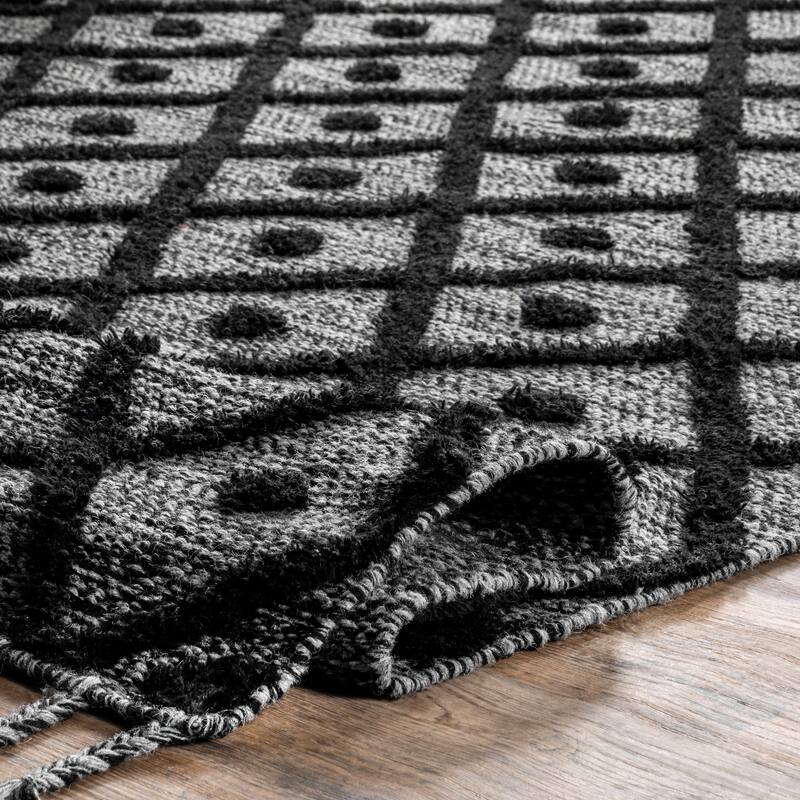 Nuloom Jinny Moroccan Wool Tasseled Area Rug
