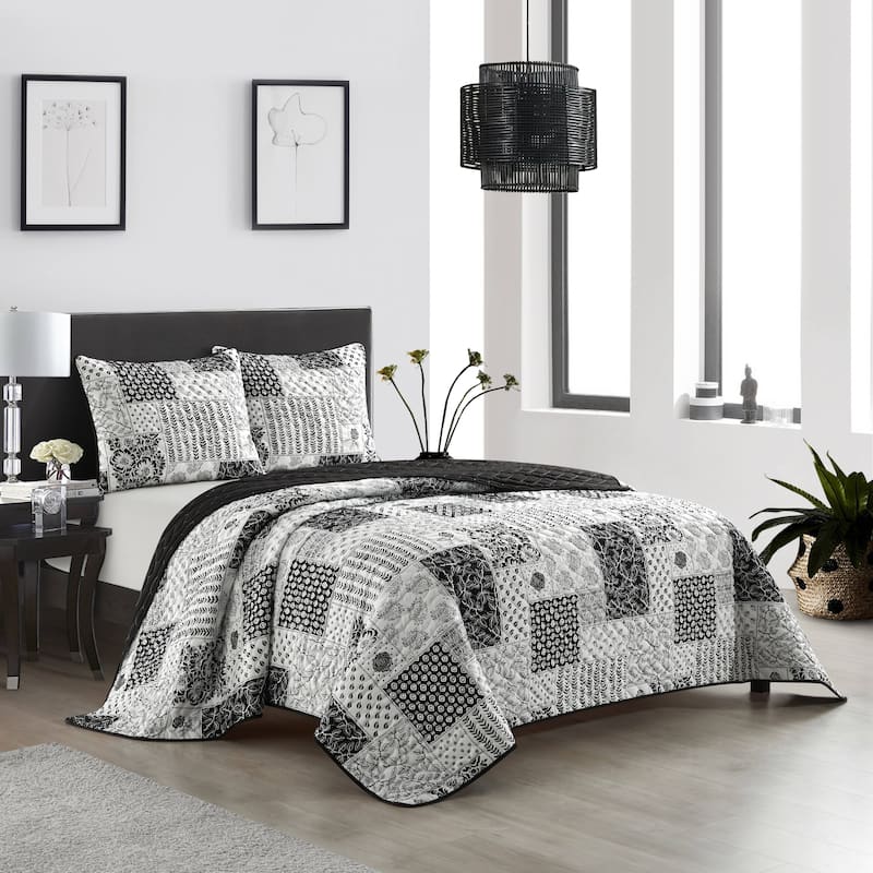 Nanshing Quinn 3 Piece Patchwork Black & White Quilt Set