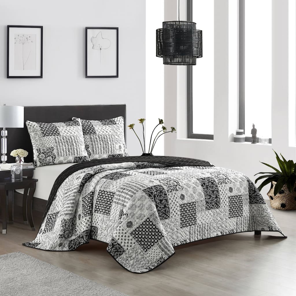 Nanshing Quinn 3 Piece Patchwork Black & White Quilt Set