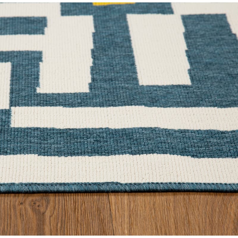 Sevita Graphic Print Bohemian Polypropylene Area Rug