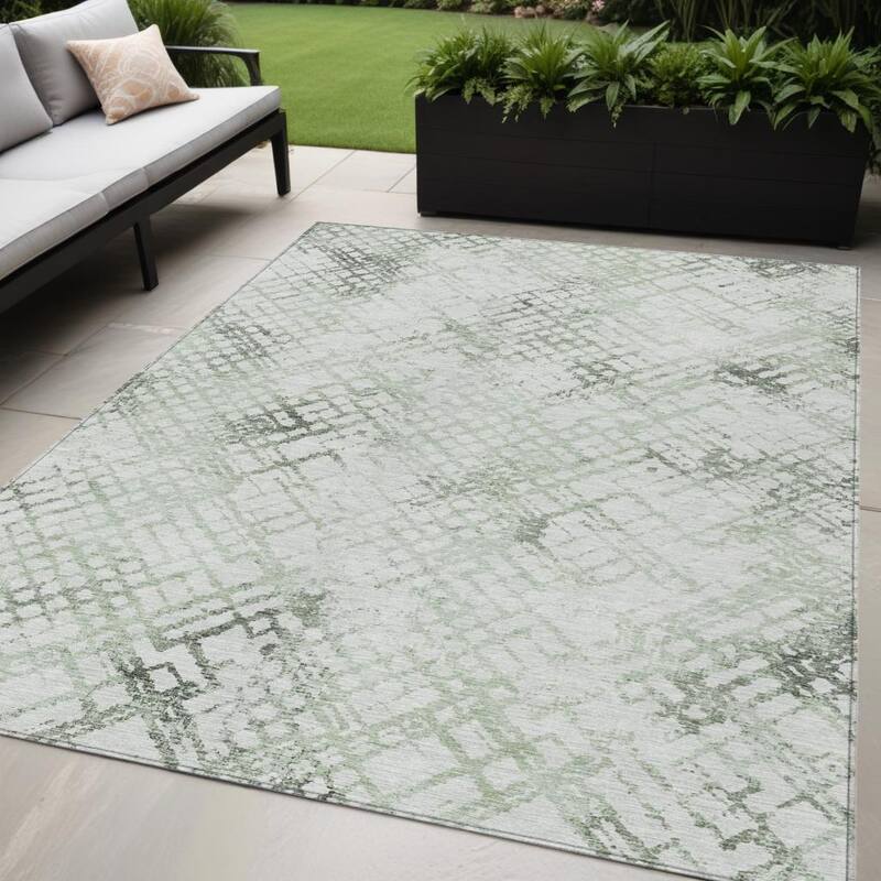 HomeRoots Geometric Transitional Rectangle Outdoor Rug - 5' X 8'