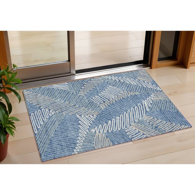 HomeRoots Floral Transitional Rectangle Outdoor Rug - 3' x 5'