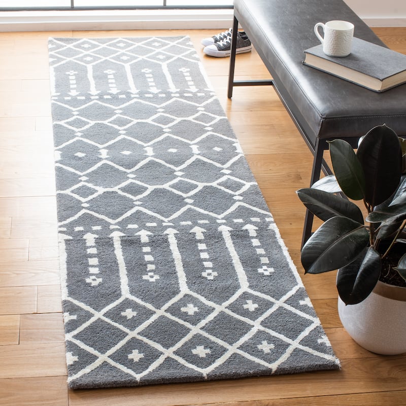 SAFAVIEH Handmade Himalaya Parasols Modern Wool Rug - 2'3" x 8' Runner - Grey/Ivory