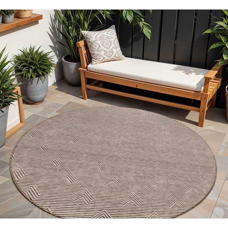 HomeRoots Geometric Transitional Rectangle Outdoor Rug - 8' Round