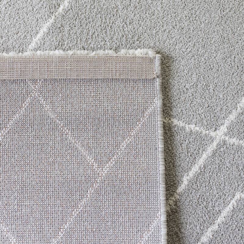 Carson Carrington Isgarde Diamond Area Rug