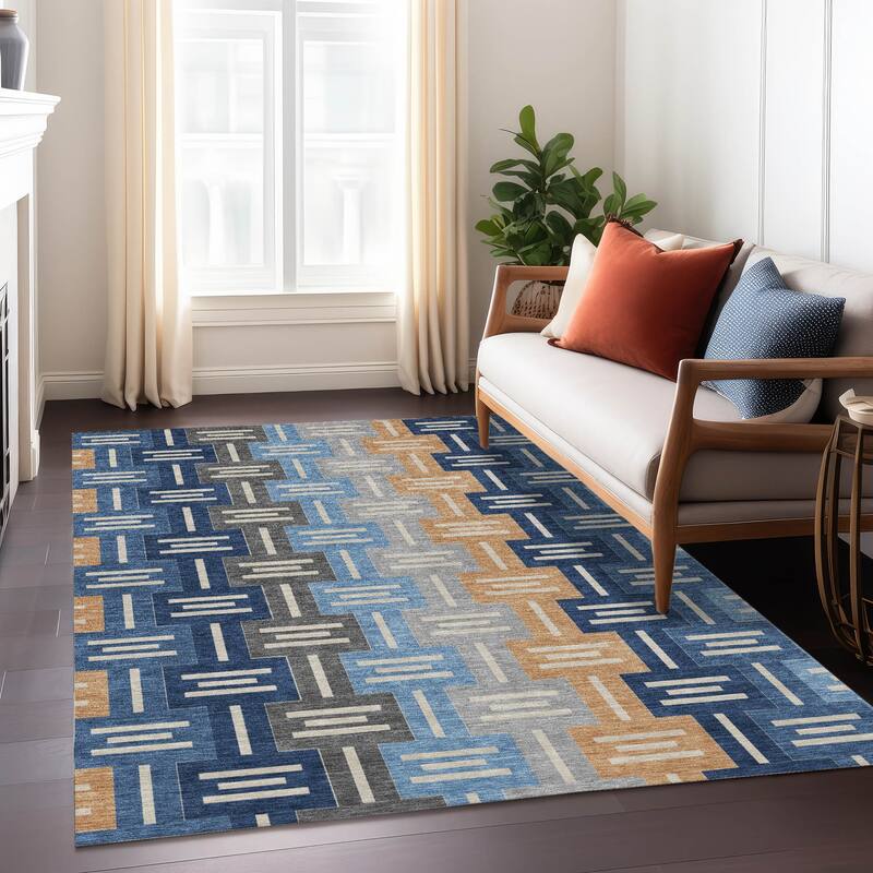 Machine Washable Indoor/ Outdoor Modern Wamego Chantille Rug