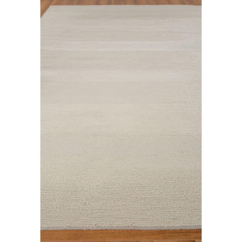EXQUISITE RUGS Merino Wool Hand-knotted Light Silver Area Rug.