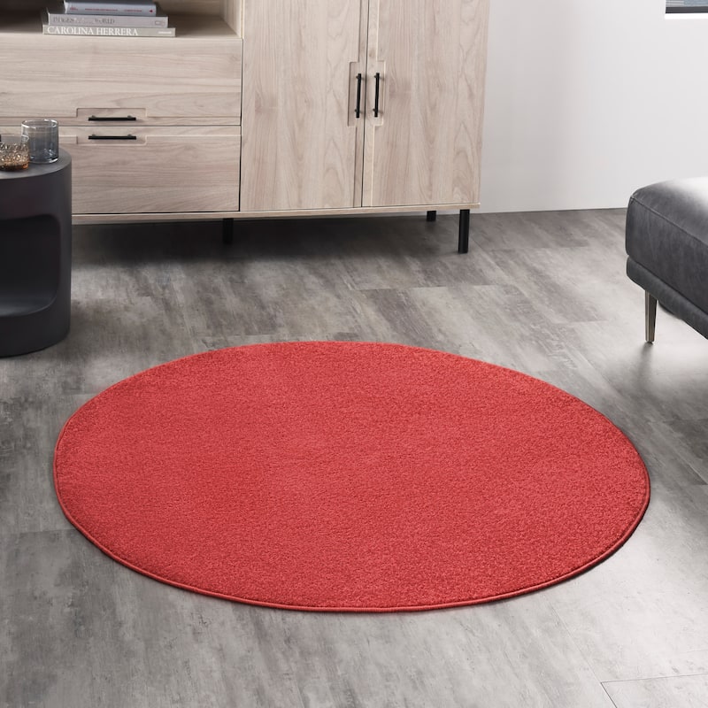 Nourison Essentials Solid Contemporary Indoor/Outdoor Area Rug - 4' Round - Red