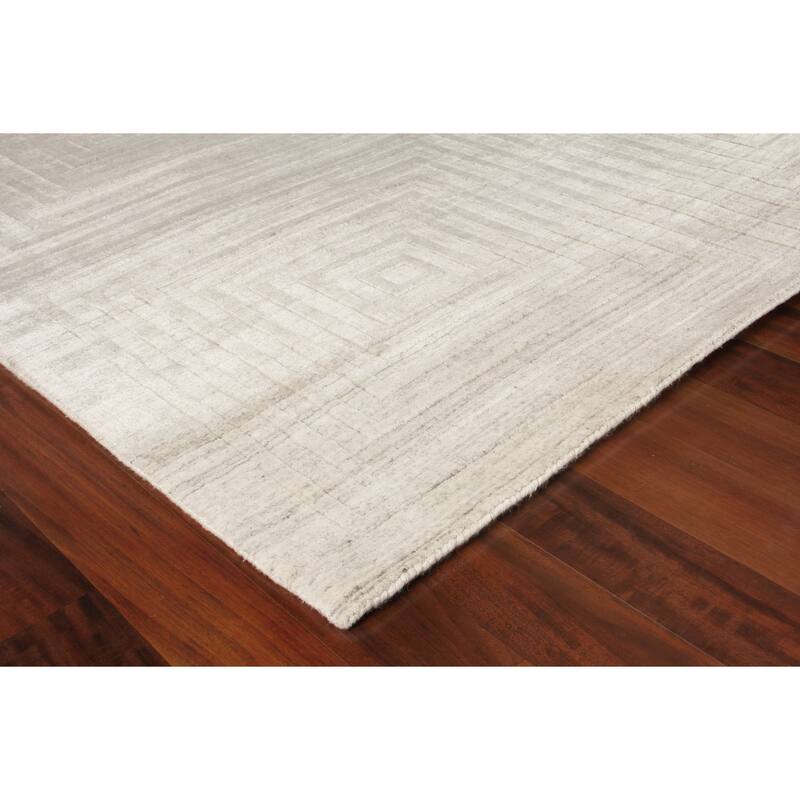 EXQUISITE RUGS Castelli Hand-loomed Bamboo Silk/Wool Ivory Area Rug.