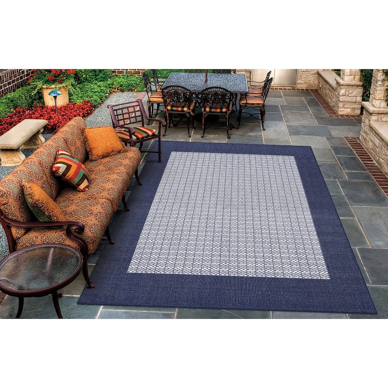 Pergola Quad Indoor/ Outdoor Area Rug