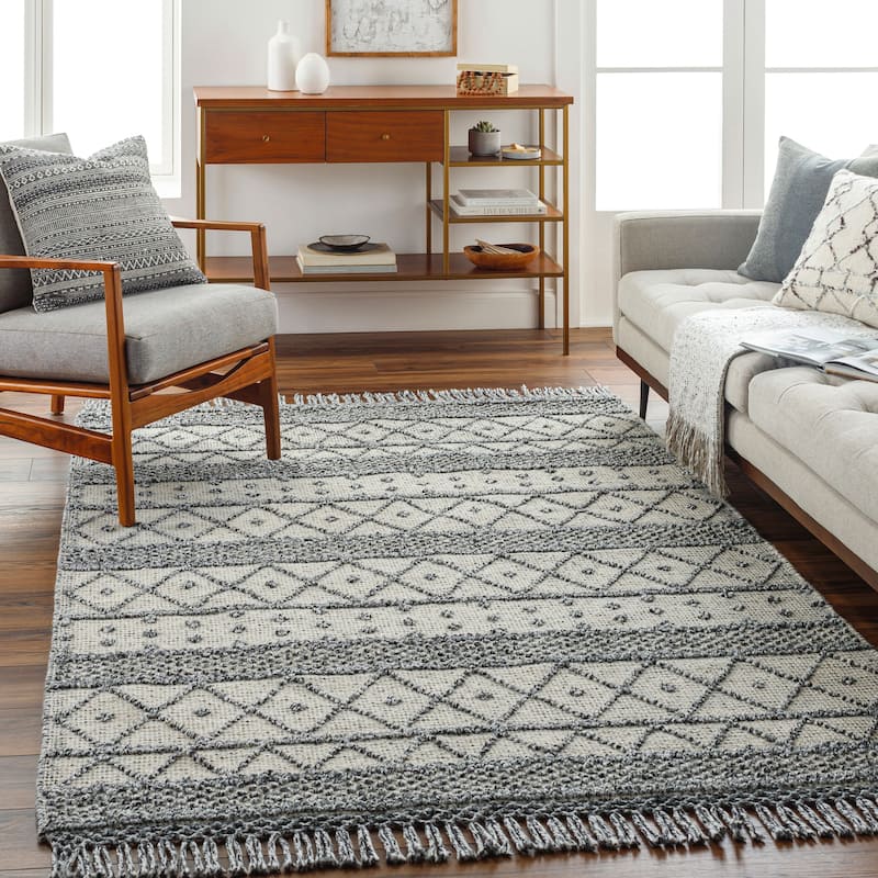 Livabliss Bahvna Handmade Indoor/ Outdoor Bohemian Area Rug - 2'3" x 3'9" - Grey/Beige