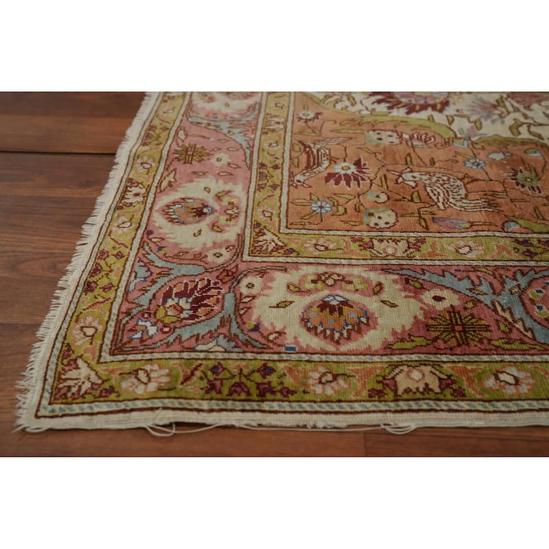Hand Knotted Traditional Silk Beige Floral Area Rug - 5' 1'' X 3' 1''