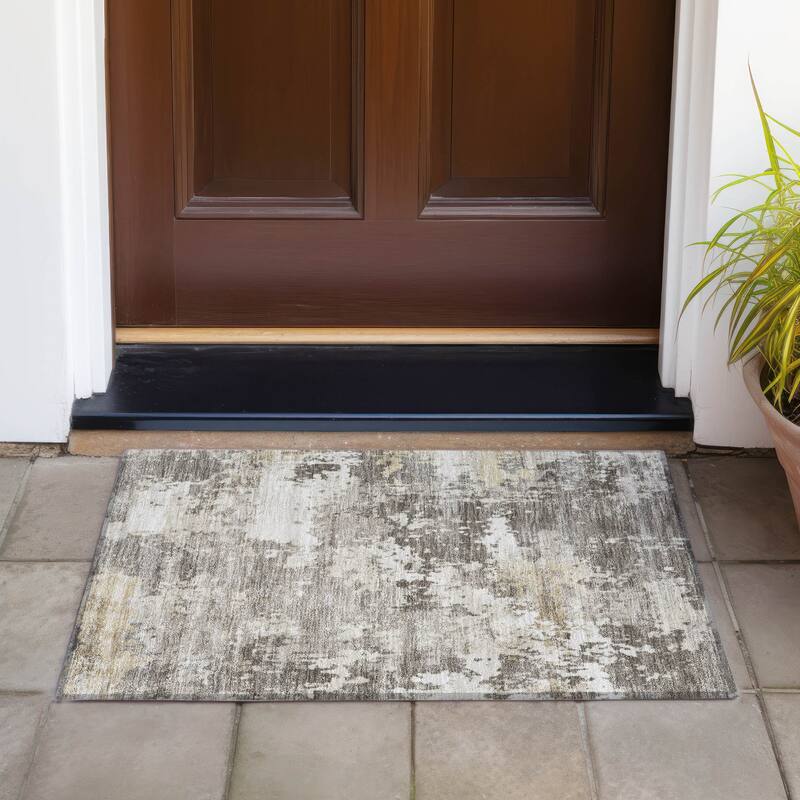 Machine Washable Indoor/Outdoor Contemporary Blend Chantille Rug - Taupe - 1'8" x 2'6"