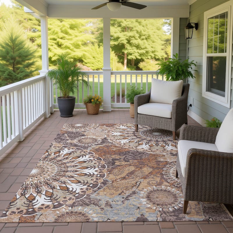 Machine Washable Indoor/ Outdoor Traditional Pinwheel Chantille Rug
