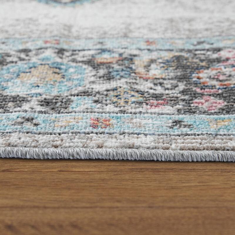 In & Outdoor Area Rug Oriental Pattern In modern differnt Colors