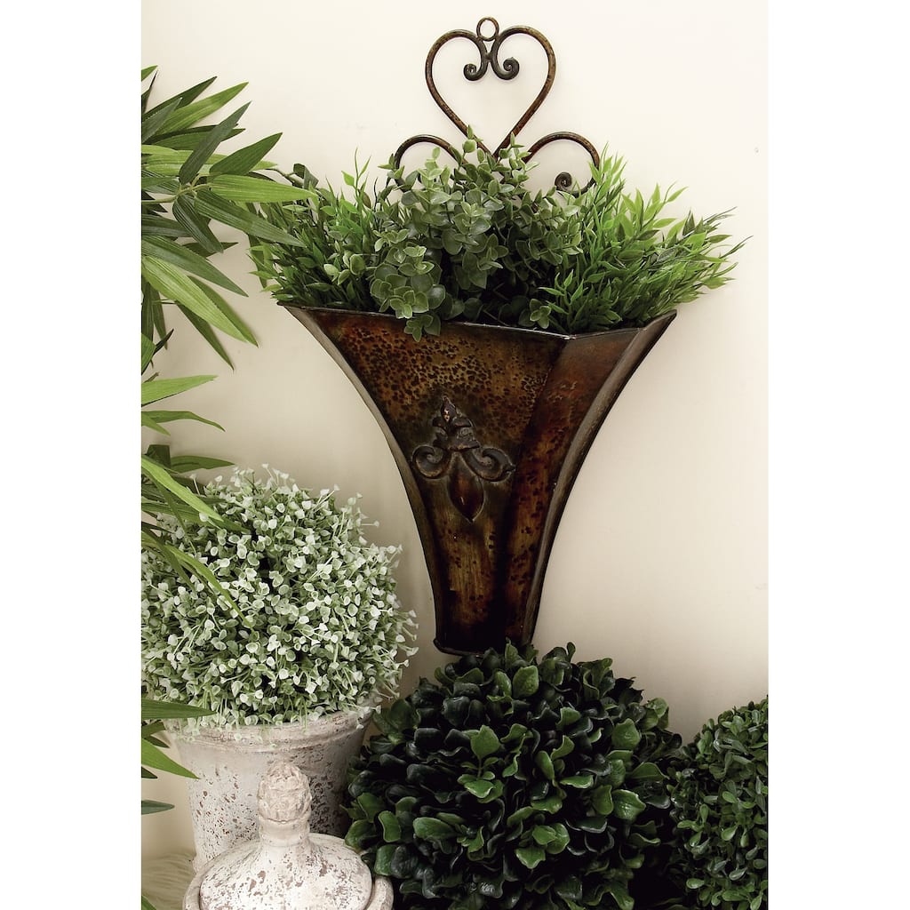 Brown Metal Indoor Outdoor Weathered Hanging Scroll Indoor Outdoor Wall Planter with Fleur-De-Lis Accent (Set of 2)