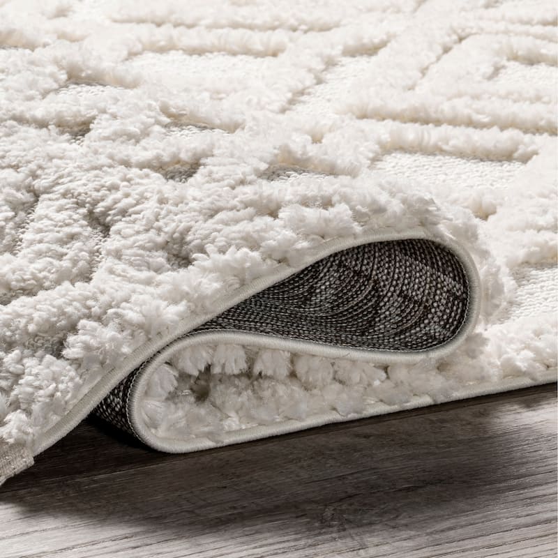 Nuloom Akia Lattice High/Low Tassel Area Rug