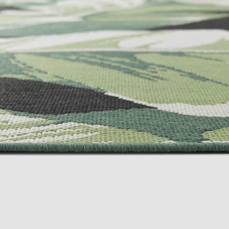 Bissen Botanical Palm Leaf Indoor/Outdoor Area Rug