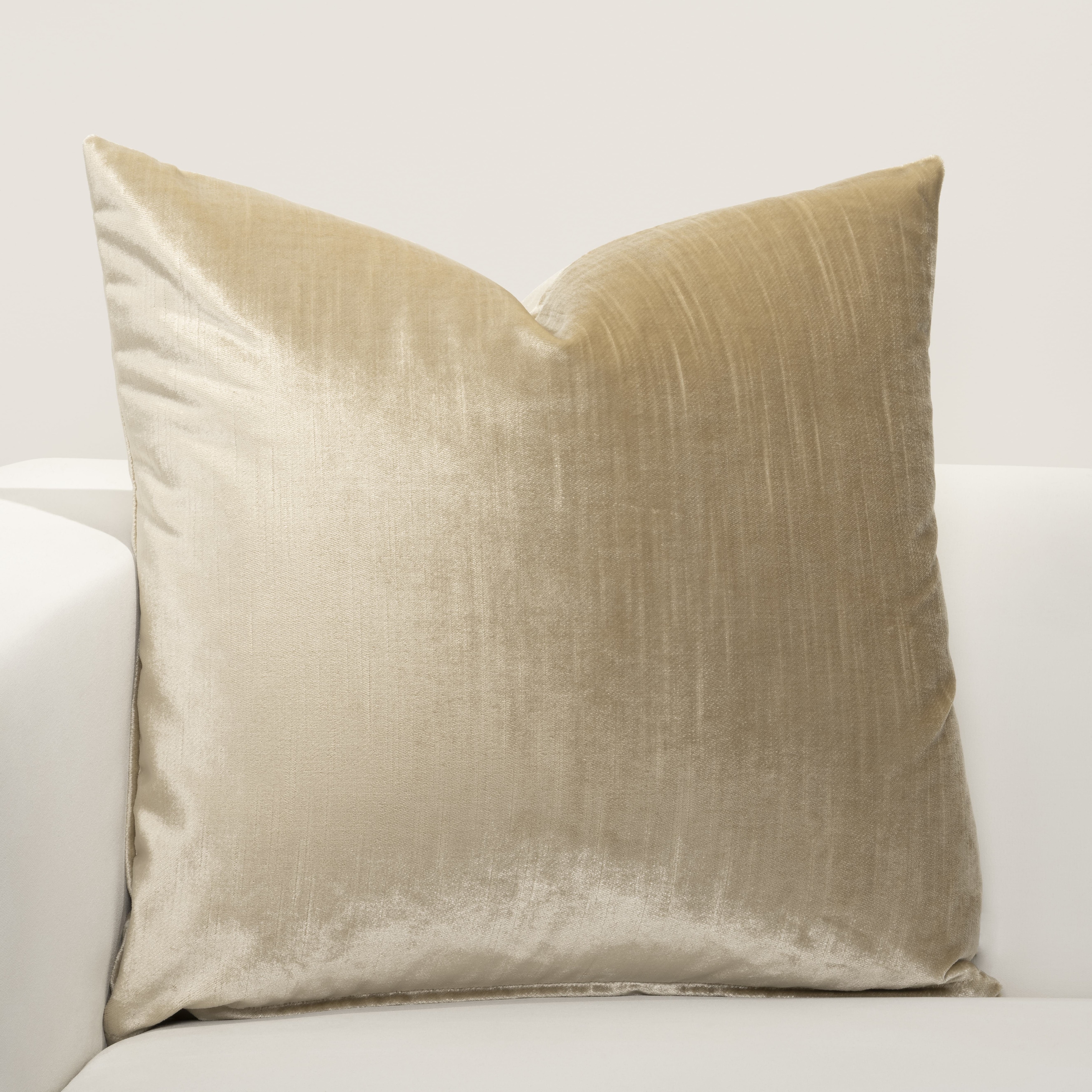 READER Q: SHOULD MY LIVING ROOM PILLOWS MATCH OR BE A VARIETY?