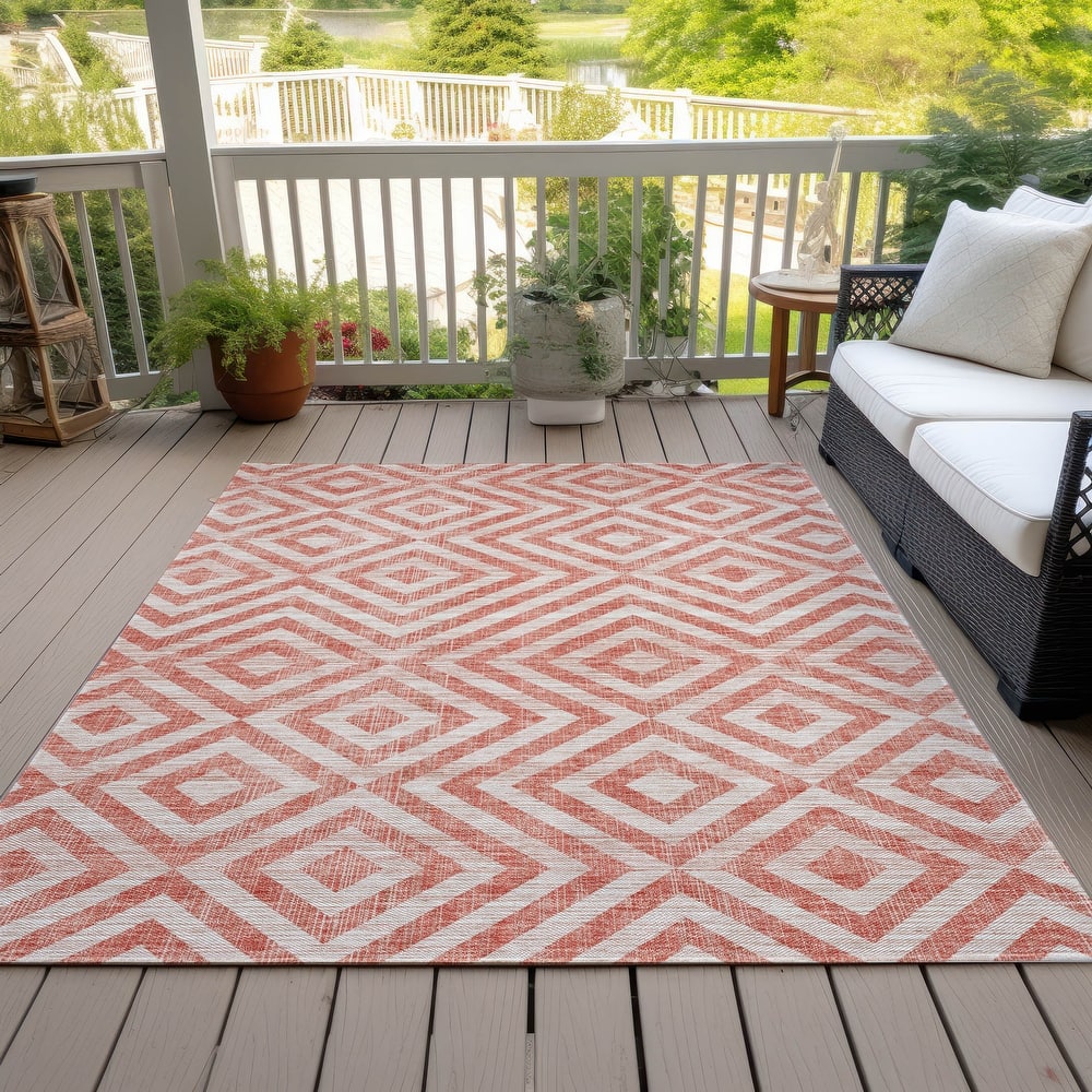Machine Washable Indoor/ Outdoor Chantille Geo Diamond Rug