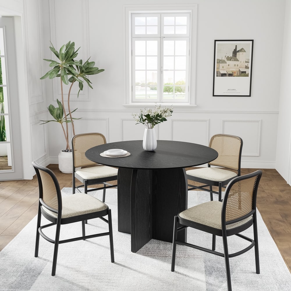 Solid Wood Round Dining Table for 4-8 People Nordic style