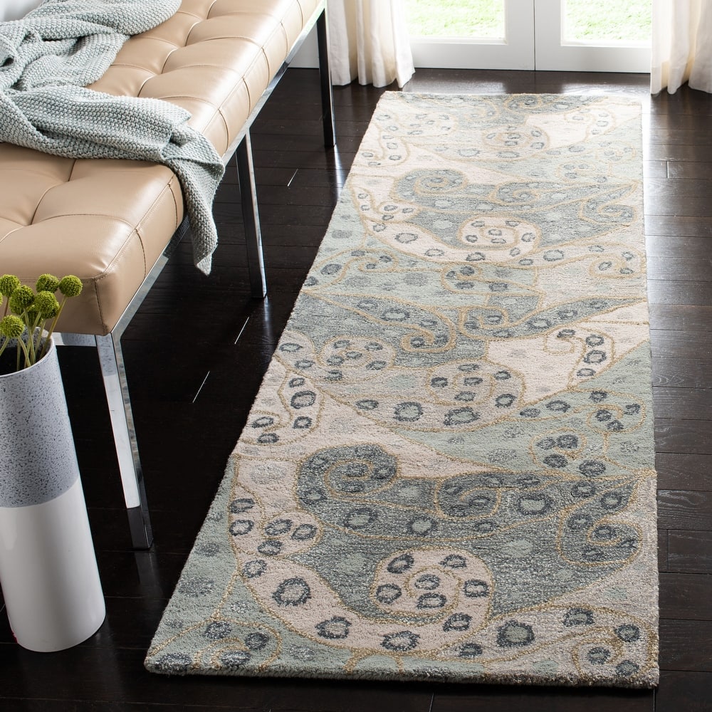 SAFAVIEH Handmade Bella Birke Modern Floral Wool Rug
