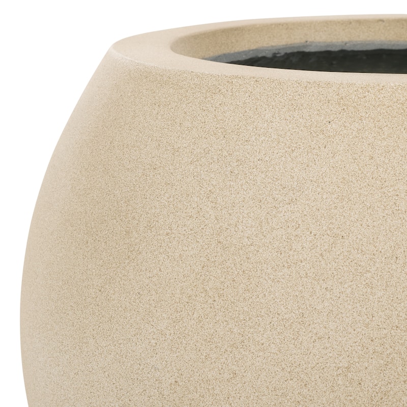 SAFAVIEH Outdoor Gerand Black Planter.
