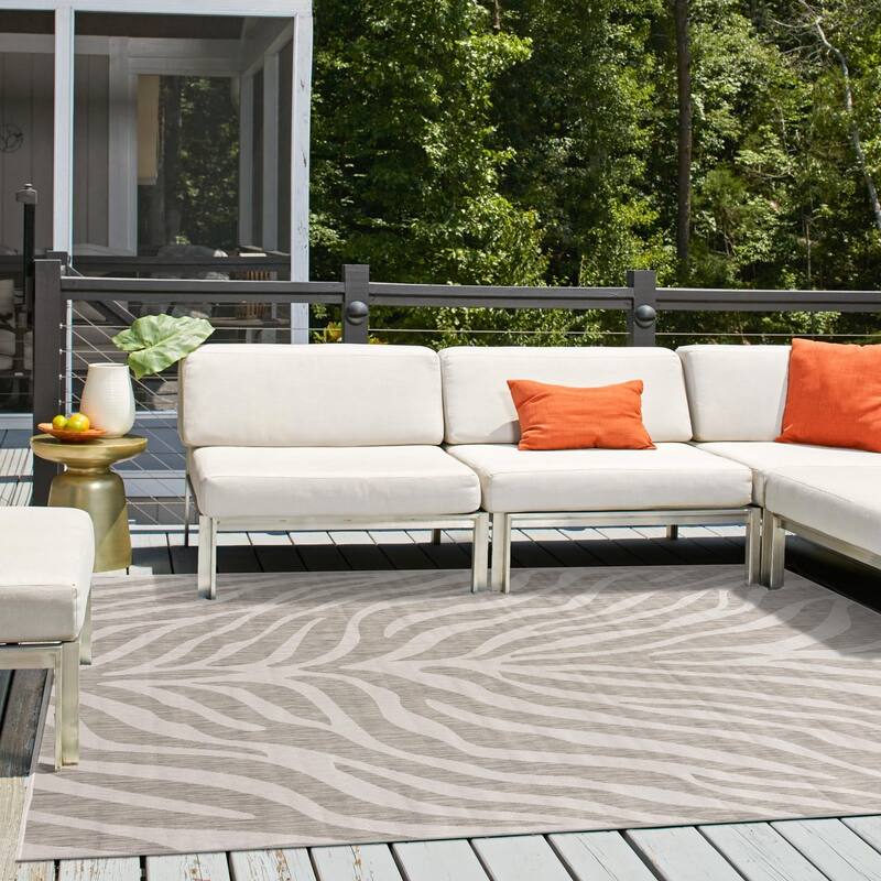 Outdoor Gallery Collection Area Rug