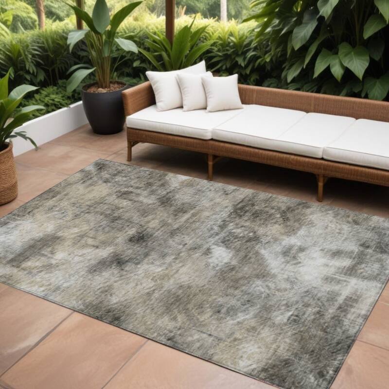 HomeRoots Abstract Transitional Rectangle Outdoor Rug - 10' X 14'