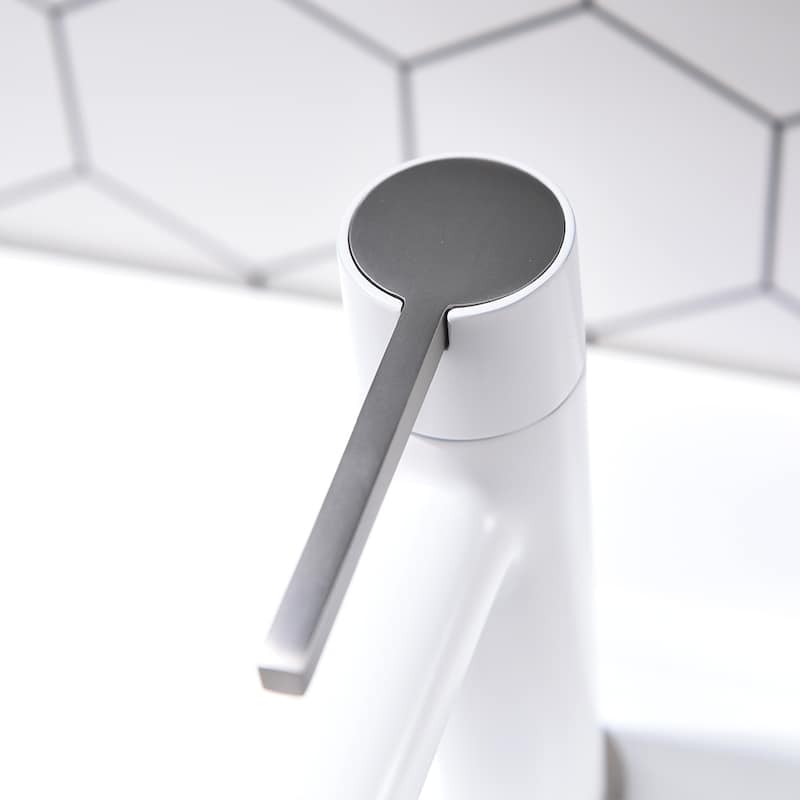 Bathroom Deck Mount Single Handle Sink Faucet