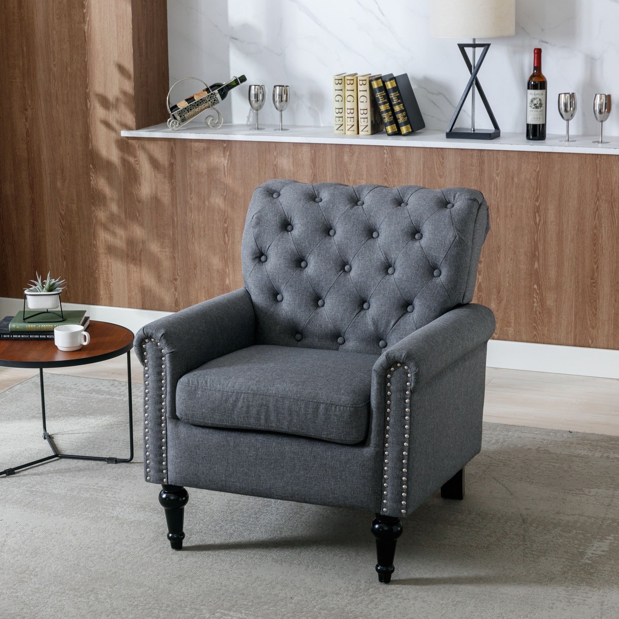 Comfortable outlet single chair