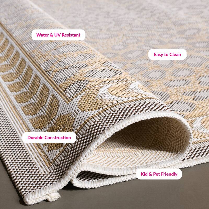 SAFAVIEH Courtyard Sanyi Indoor/ Outdoor Waterproof Patio Backyard Rug