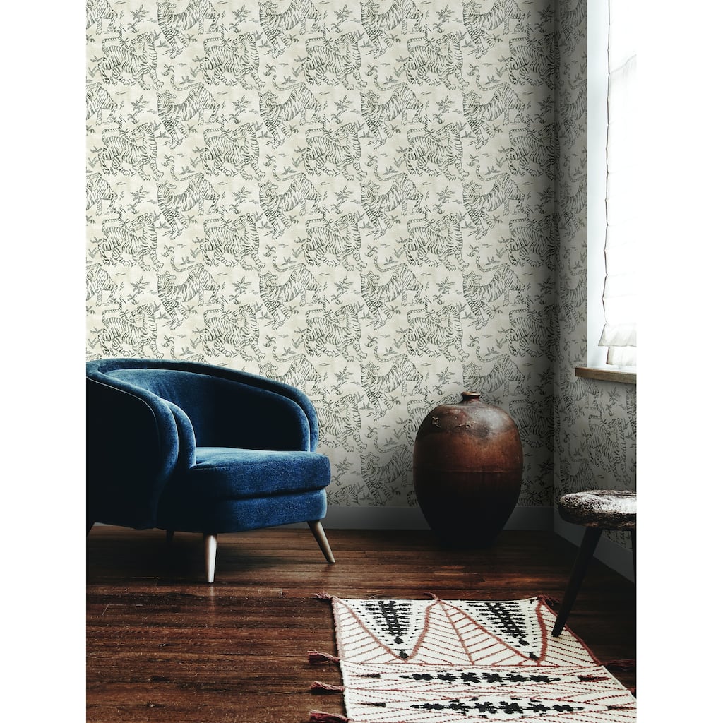 Stains Orly Tigers 27 In W X 27 Ft L Wallpaper