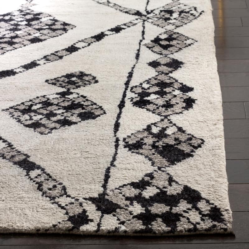 SAFAVIEH Couture Handmade Moroccan Oshra Modern Viscose Rug