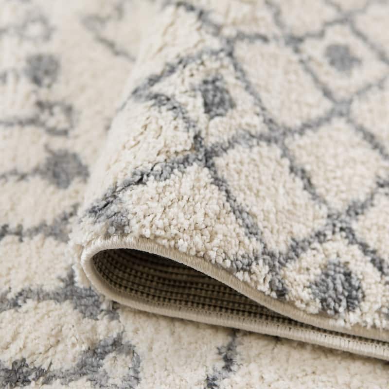 Aspen Arra Southwestern Geometric Shag Area Rug