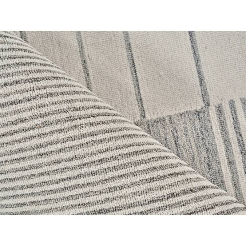 Exquisite Rugs Castine Handmade Hand-tufted New Zealand Wool on Canvas Silver/Ivory Area Rug