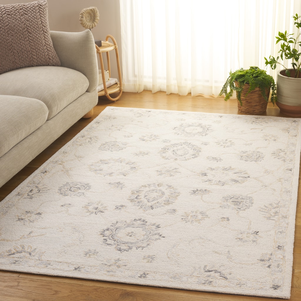 SAFAVIEH Handmade Ebony Viktorya Wool Rug