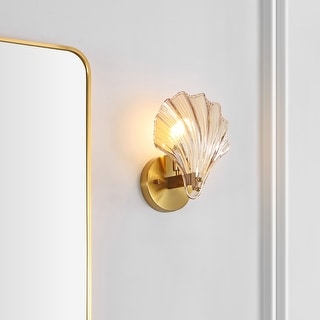 SAFAVIEH Lighting Sirena 5-inch Shell Wall Sconce with Bulbs (Set of 2) - 8 in. W x 5.5 in. D x 9.5 in. H