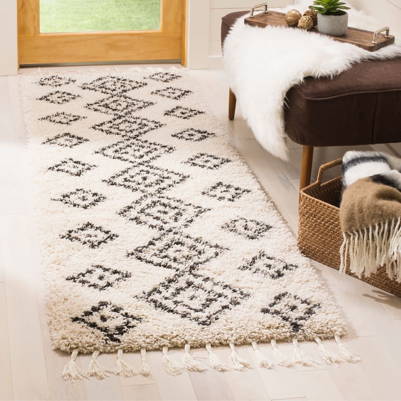 SAFAVIEH Moroccan Fringe Shag Laurine 2-inch Thick Rug - 2'3" x 7' Runner - Cream/Charcoal