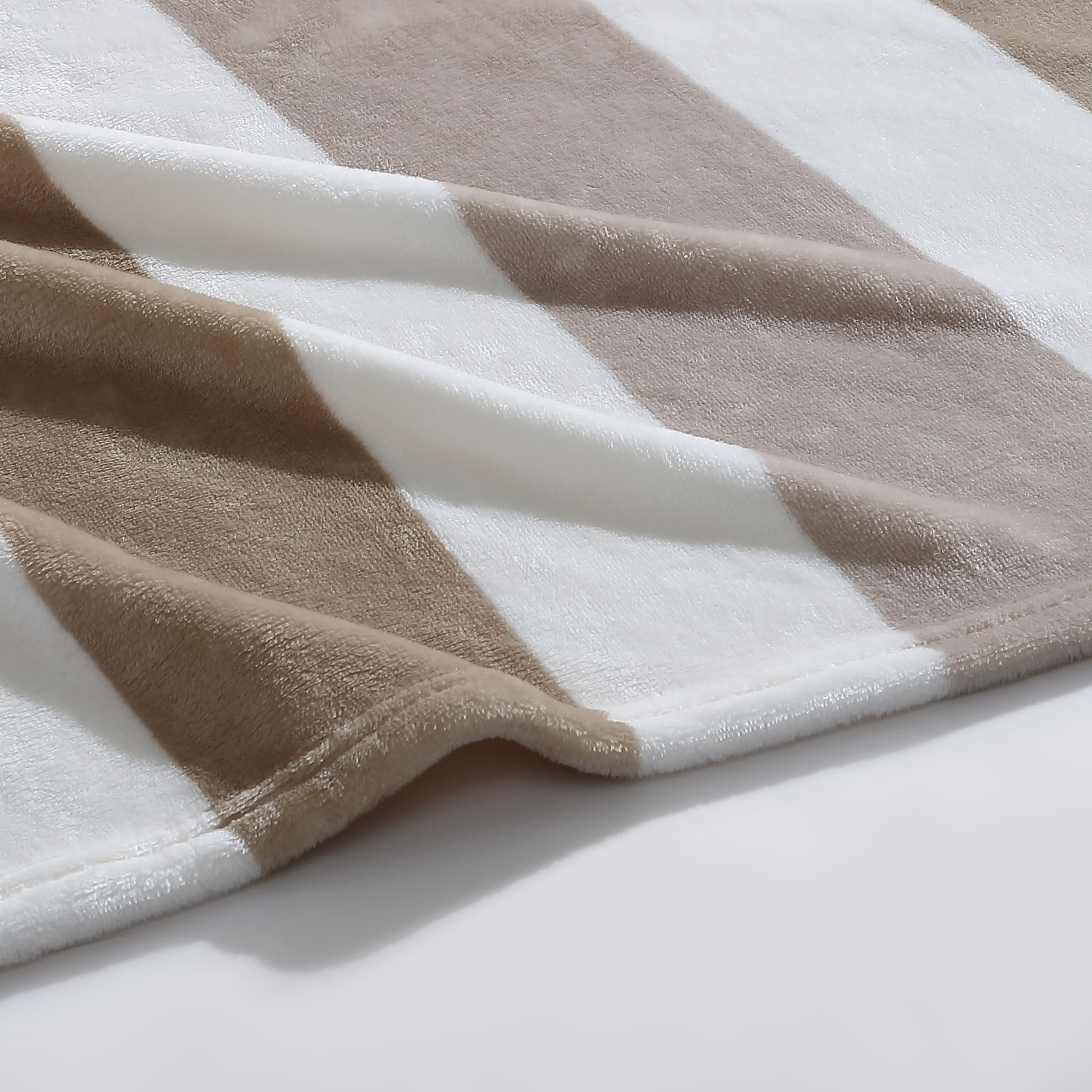 Nautica ultra 2025 soft plush blanket