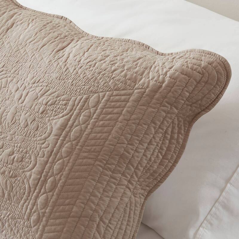 Madison Park Marino 3 Piece Reversible Scalloped Edge Quilt Set