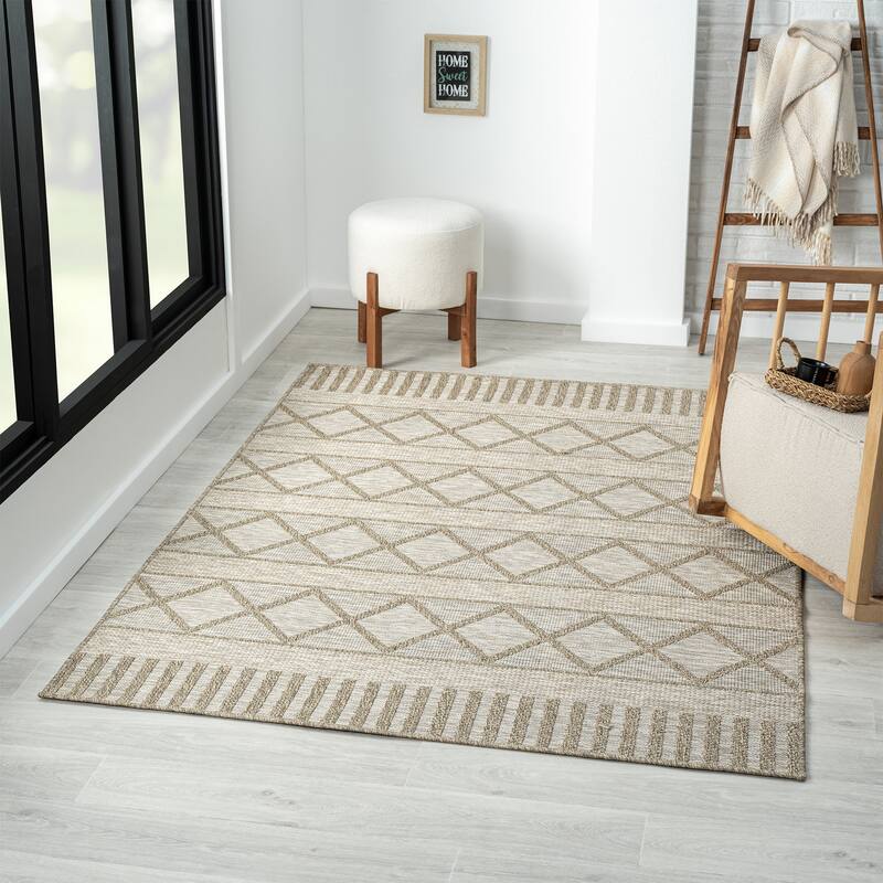 Sevita Tan/Brown Contemporary Diamond Indoor Outdoor Area Rug