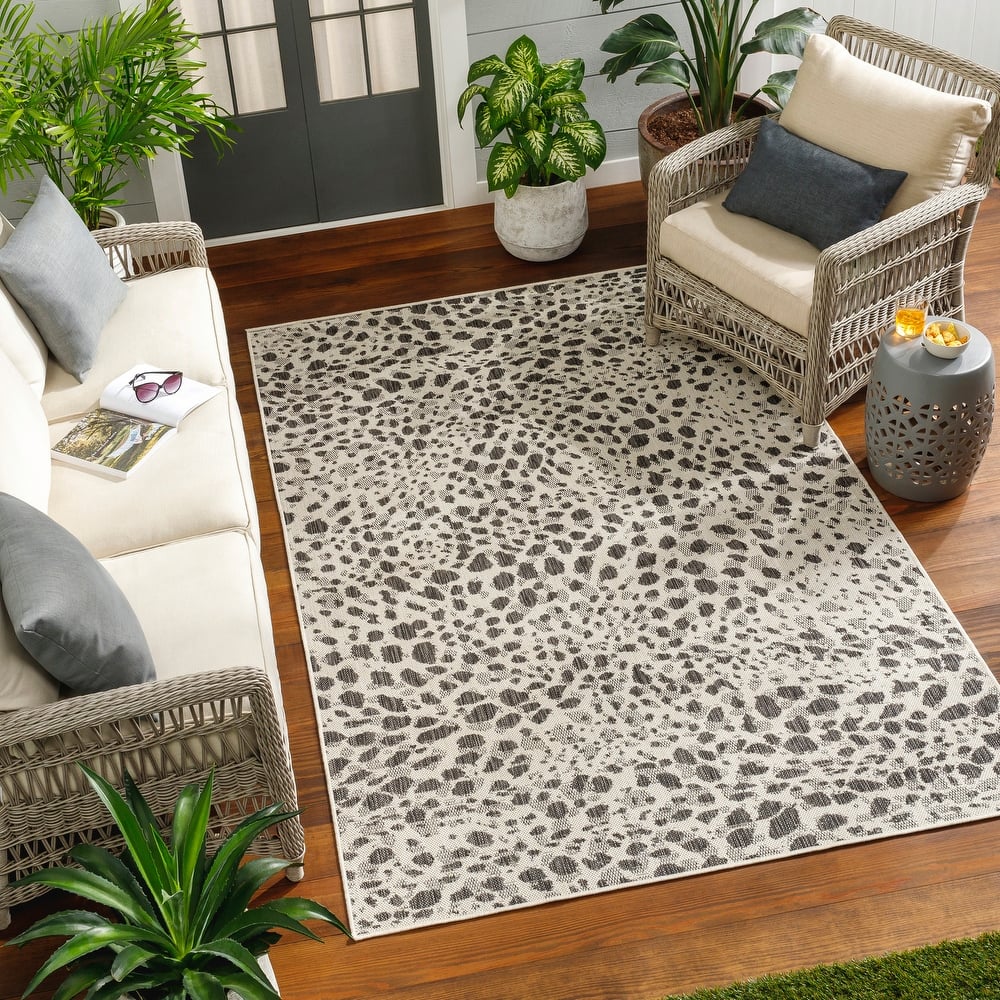 Livabliss Ravello Animal Spots Indoor/ Outdoor Area Rug
