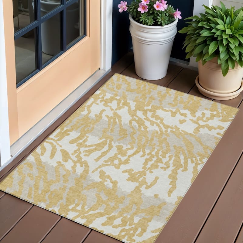 HomeRoots Animal Print Transitional Rectangle Outdoor Rug - 3' x 5'
