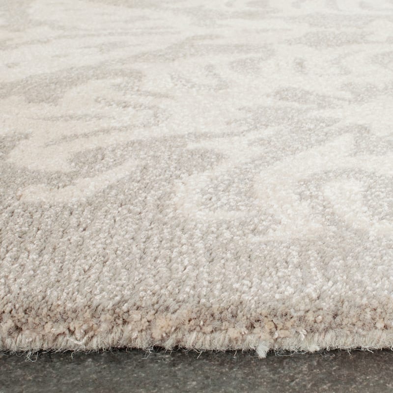 SAFAVIEH Handmade Bella Tineke Modern Floral Wool Rug
