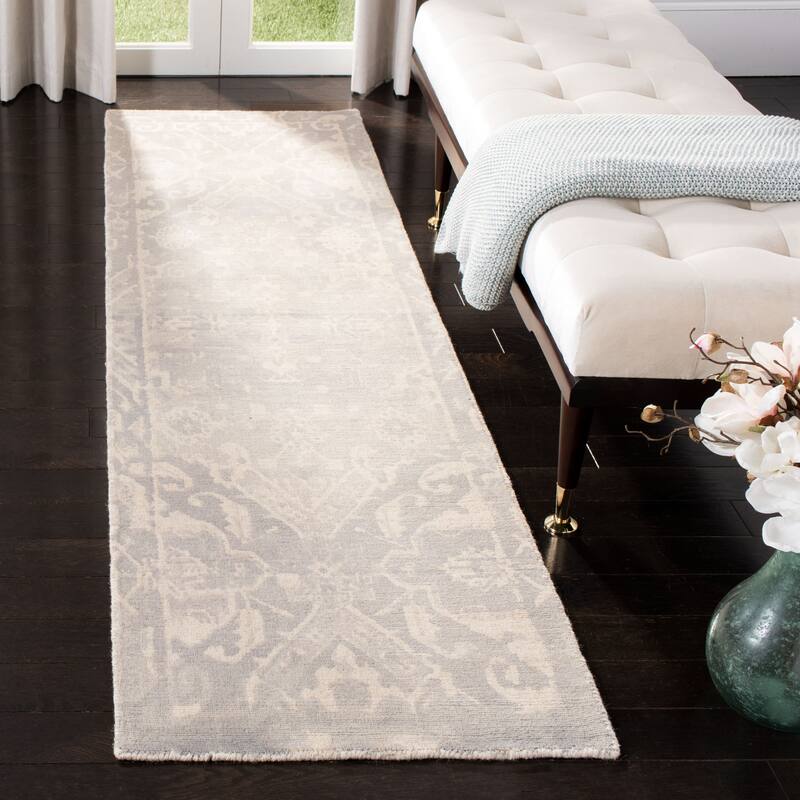 SAFAVIEH Handmade Restoration Vintage Boho Filareta Wool Rug - 2'3" x 8' Runner - Light Grey/Ivory