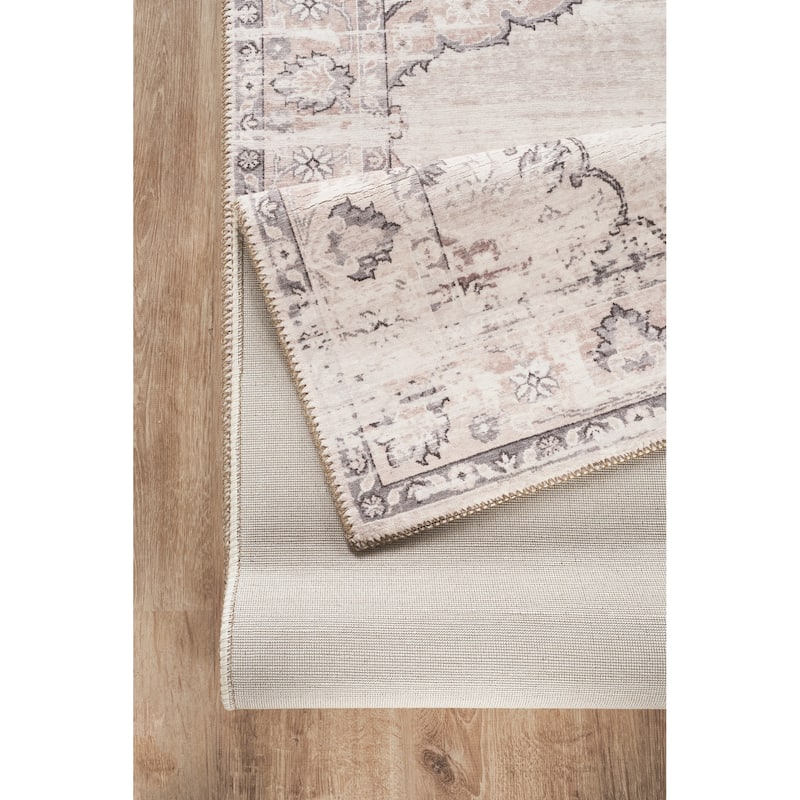 Modern Majestic Area Rug - 6' x 7'