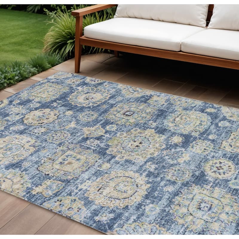HomeRoots Floral Transitional Rectangle Outdoor Rug - 10' X 14'