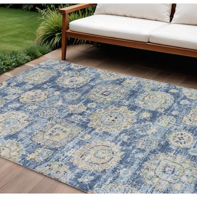 HomeRoots Floral Transitional Rectangle Outdoor Rug